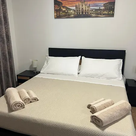 Apartment Sweet Dreams Como